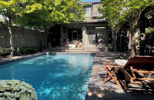 EXECUTIVE KINGSWAY HOME AVAIL AUG 1ST ‘25 TO THE SUMMER OF ‘26