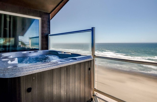 Executive Penthouse on the Pacific