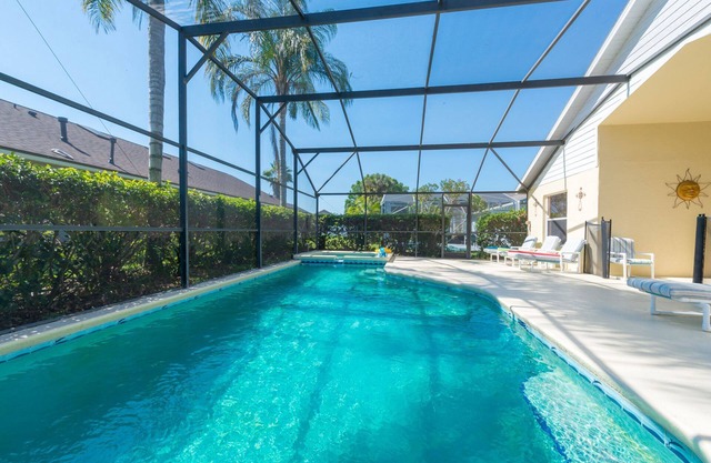 Villa privée exécutive Disney, piscine de 30 m, spa, lit king-size, télévision haute définition, Netflix, wifi