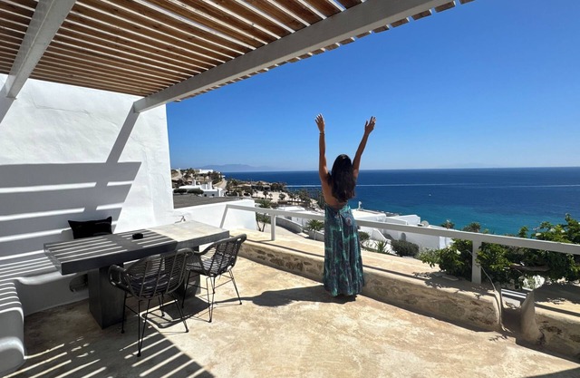Executive Studio 7-Sea View, Shared Pool and Gym, Pool Bar