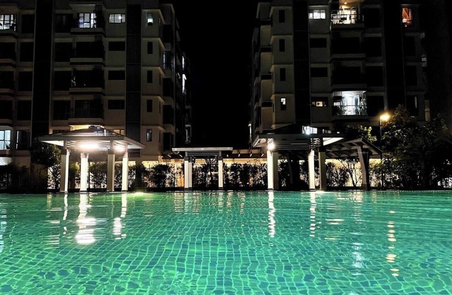 Executive Studio w/ View + Free Parking in Quezon City