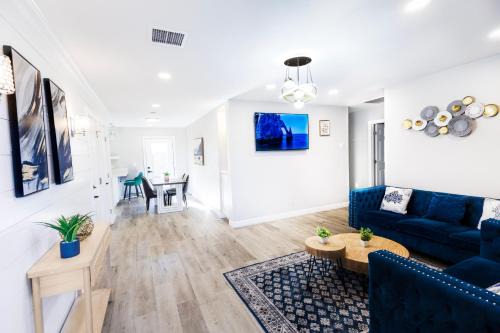 Exotic Home Escondido 3 Bedroom by sdstay