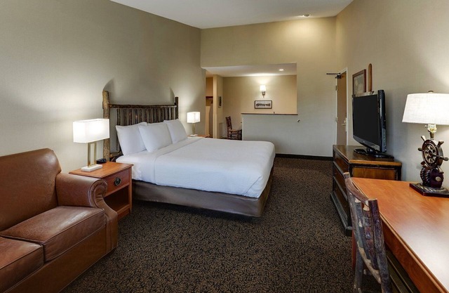 Expanded King in Stoney Creek Peoria! Living Area w/ Sofa Sleeper | 2 Units