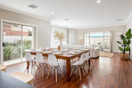 Expansive 5-bed Stunner For Corporate &families