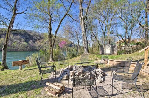 Expansive Cotter Cabin on White River with Deck!