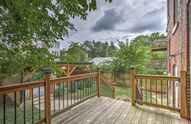 Large & Luxurious 5Bdrm 3Ba | JZ Vacation Rentals