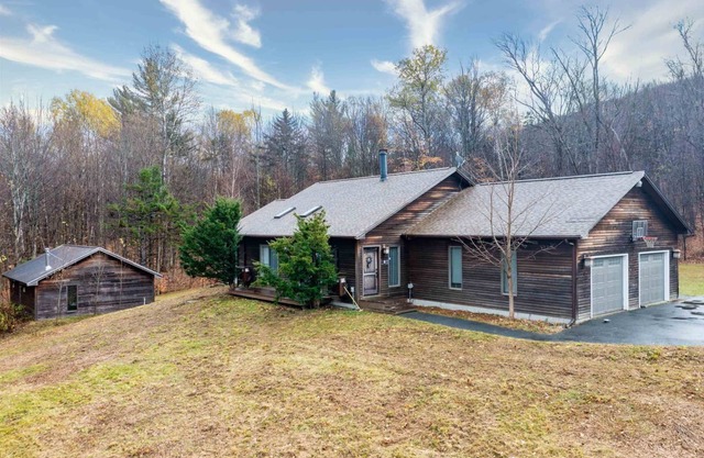 Expansive mountainside retreat, close to Stowe, Smuggler's Notch, Jay