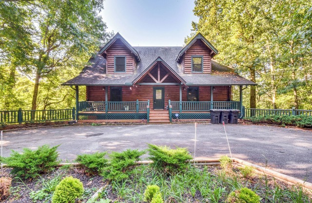 Expansive Sky Valley Lodge w/ Mountain Views!