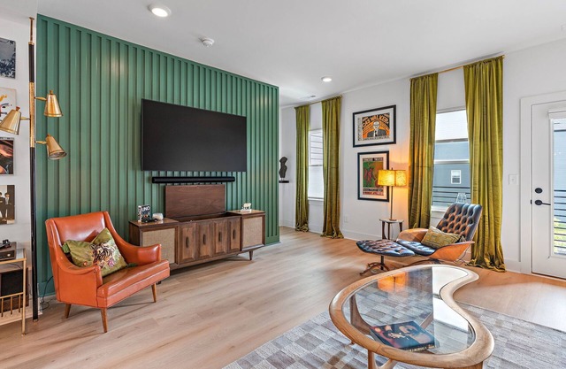 Experience 3 bedroom vibrant mid-century style and rock-n-roll spirit blend.
