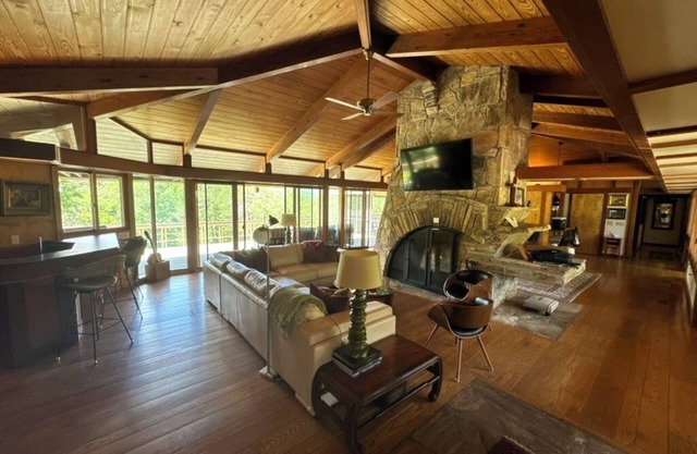 Frank Lloyd Wright a inspiré la maison dans un cadre idyllique