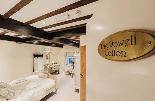 Experience boutique comfort above The Powell pub in Birchington. Stylish en-suite rooms, luxury touches, and a vibrant pub below—perfect for business, couples, or families. Book your coastal escape today!