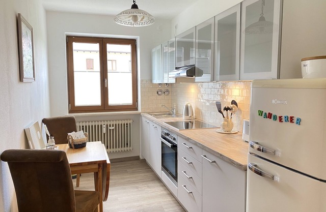 Experience Chiemsee, mountains & lakes - apartment for up to 4 people, 2 bedrooms, balcony