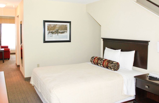 Experience Island Tranquility at the Iroquois Suites Kelleys Island 216