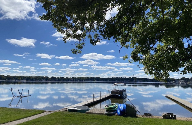 Lakefront Cottage avec une piscine fantastique et des vues