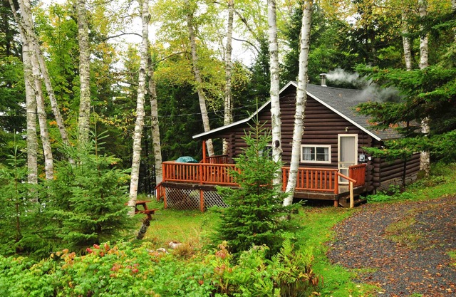 Cabane en rondins d'expérience sur les rives du lac Rangeley