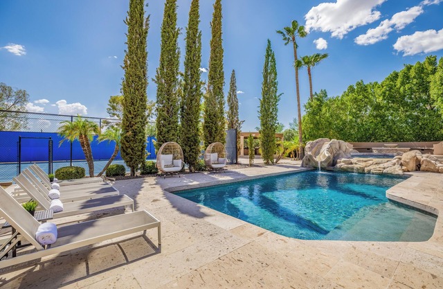 Piscine chauffée, Terrain de sport, Putting Green, Zone principale, Concierge gratuit