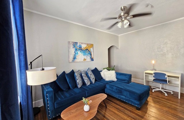Experience Memphis charm near Beale St 5 min drive