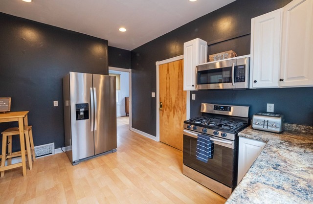 Experience Milwaukee's Bayview in this Spacious 3-bedroom