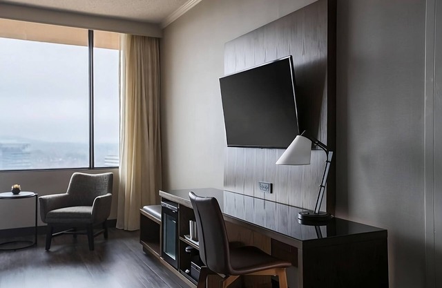 Experience Music City's Vibrant Energy, 2 Cozy Units, Close to Grand Ole Opry!