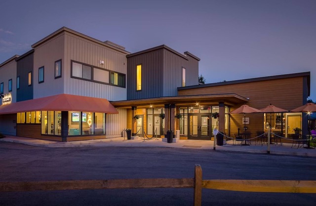 Experience Nature: Your Scenic Retreat Awaits | 3 bedroom unit