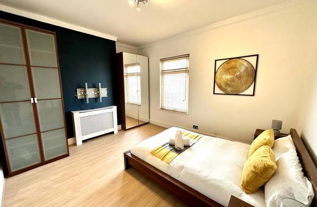 Experience the ultimate relaxation in this charming 3 bedroom in L8 area