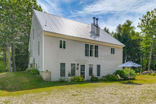 Explore Coastal Maine! Cozy Apt with Yard and Garden