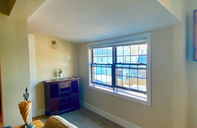 Explore Downtown Fort Wayne The Declan House -Modern 2-bedroom with WiFi and AC