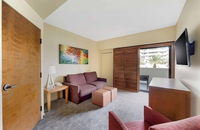 Explore Las Vegas:Gateway to the Strip:2 Units Close to Flamingo Wildlife!