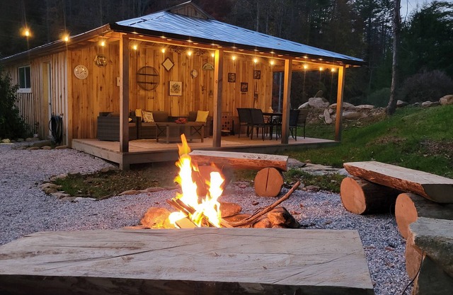 Explore Nantahala, hiking-boating-rafting-weddings-firepit-wifi-pet friendly*