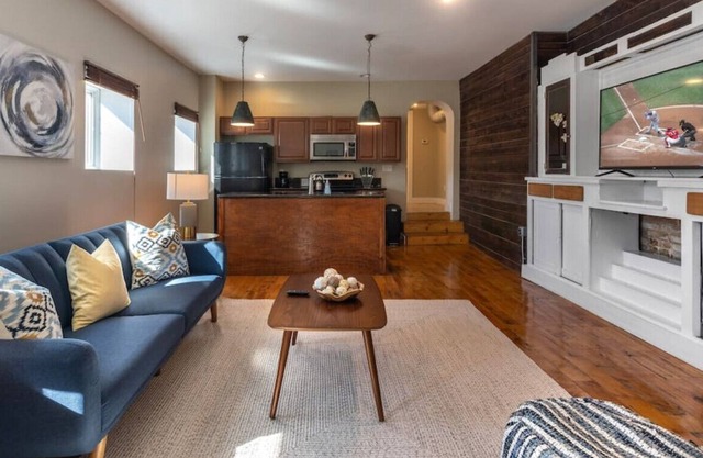 400 E 13 #1 · Explore OTR and Downtown from a Parkside Condo