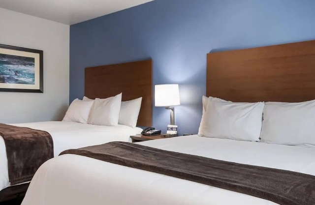 Explore Shakopee: Room with Full Kitchen Near Landscape Arboretum