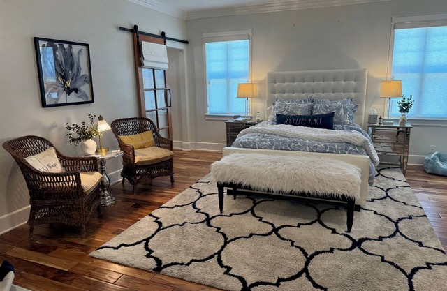 Exquisite 3 -Bedroom Home with pool in Tranquil Neighborhood of Newhall SCV