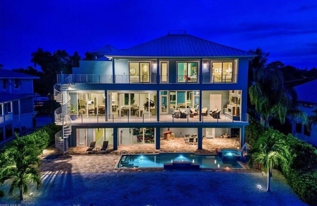 5BR/6.5BA LUXURY 5.5M WATERFRONT home w/ Amazing Views INCLUDES OWNER'S SUITE!