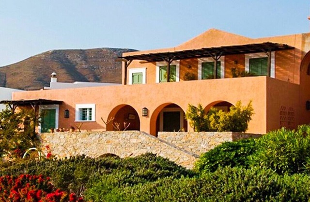 Exquisite beachfront mansion, 7 bedrooms-Syros