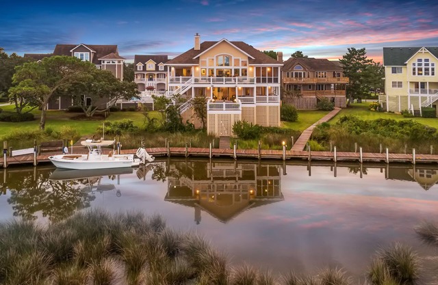 Exquisite Living in Pirate's Cove