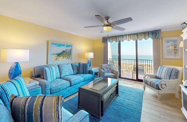 Condo confortable en bord de mer avec vue sur l'océan, piscine partagée, bain à remous et plus - Plage à proximité