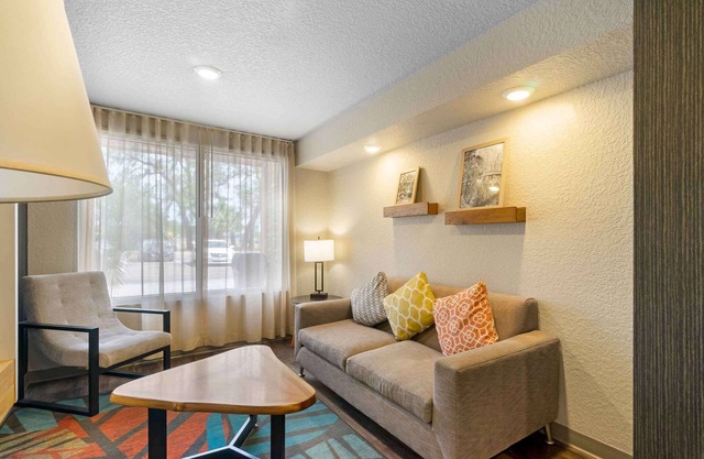 Extended Stay America Suites - Tampa - Northeast