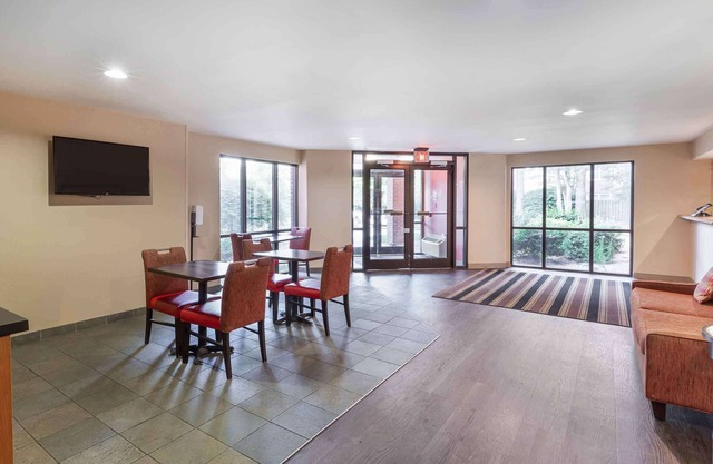 Extended Stay America Select Suites - Raleigh - Cary - Regency Parkway S