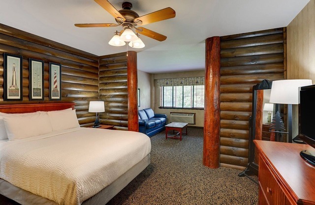 Extended Stay Queen Suite with Kitchenette! Stoney Creek Columbia