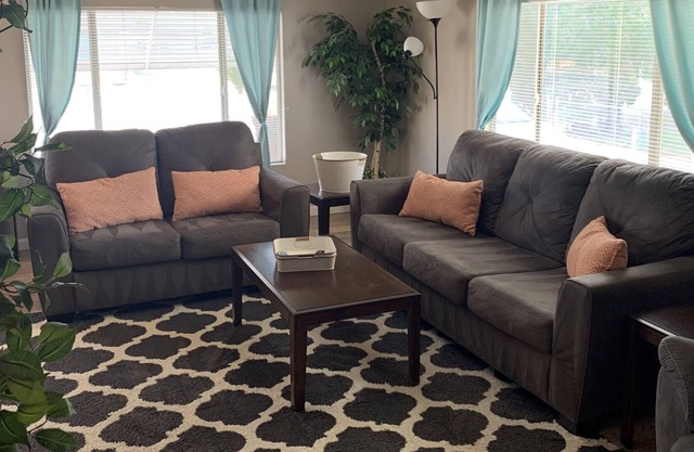 Extended/Vacation Stay at Our Cozy and Comfy Home