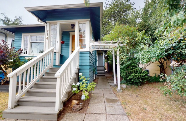 "Extra Space" guest room in Ballard