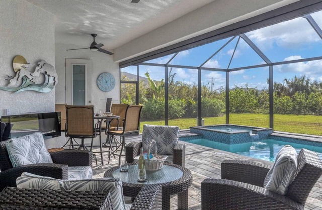 🥇 Extraordinary 3bd villa with a home office (CH937)