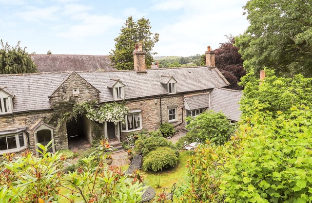 EYTON COTTAGE, familial et convivial, avec feu ouvert à Corwen, Ref 985448