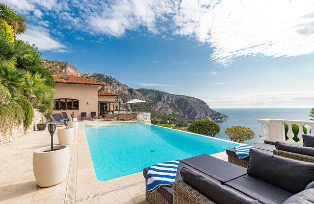 Eze Rock