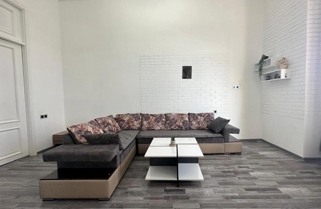 F1 Hard Rock Apartments