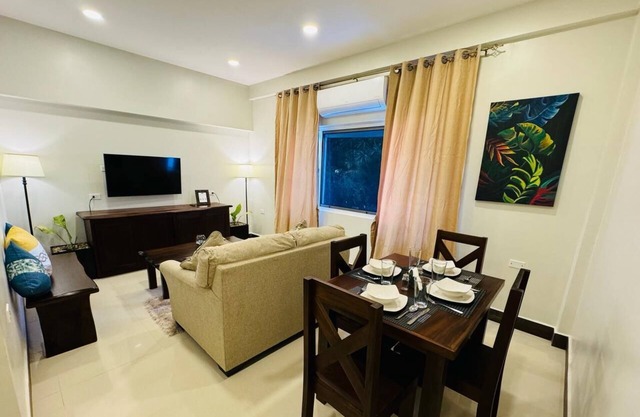 Charming 2-Bedroom Escape (F4)