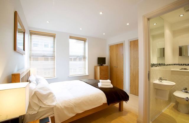 Fab 2 chambres 2 salles de bain w / parking Pelican Hse Newbury
