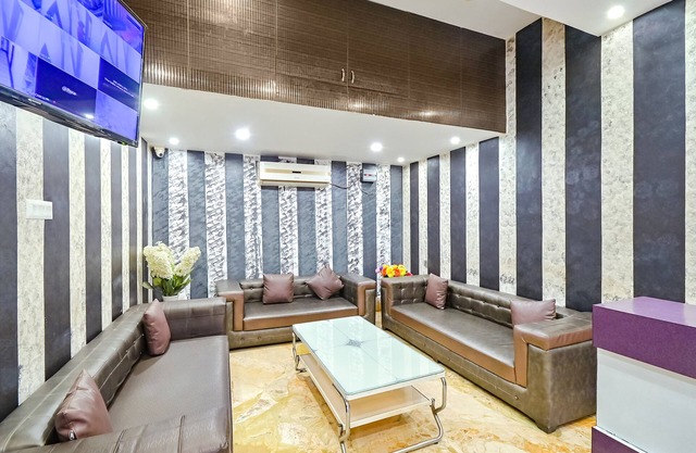 Fabhotel Good Luck Residency