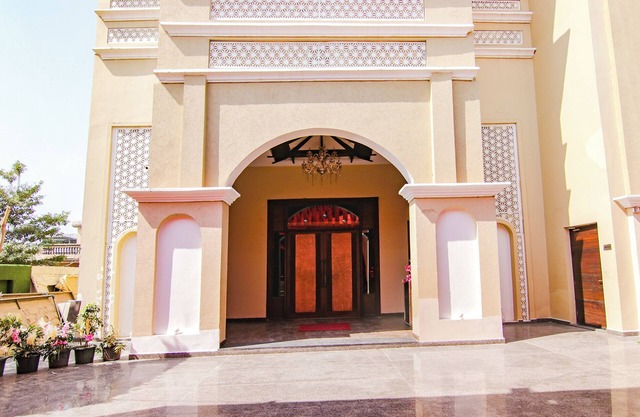 Fabhotel Prime Royal Maple