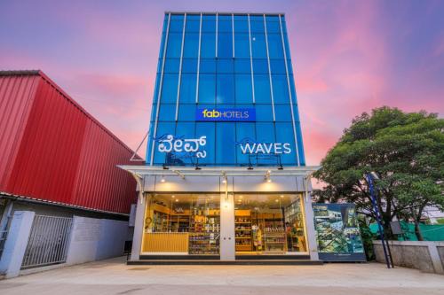 FabHotel Prime The Waves